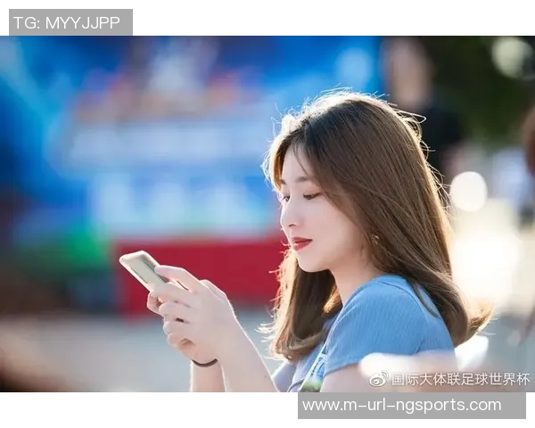 大胸足球宝贝魅力四射的精彩瞬间尽在这里，快来欣赏她们的风采吧